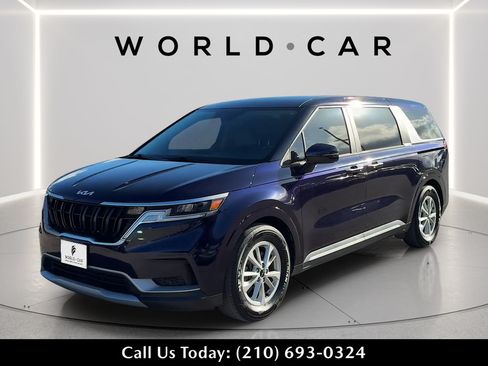 Used 2024 Kia Carnival LX FWD image 7