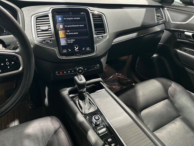Used 2020 Volvo XC90 T5 Momentum w/ Protection Package Premier FWD image 4