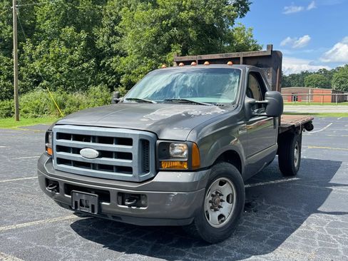 Used 2006 Ford F350 2WD Regular Cab Super Duty image 1