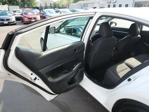 Used 2023 Nissan Altima 2.5 SV AWD/4WD image 28
