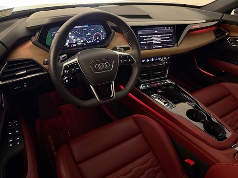Used 2023 Audi e-tron GT Prestige w/ Prestige Package AWD/4WD image 4