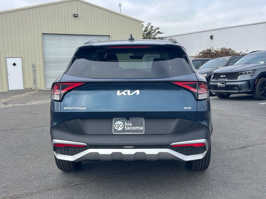 Certified 2025 Kia Sportage EX w/ EX Premium Package AWD/4WD image 10
