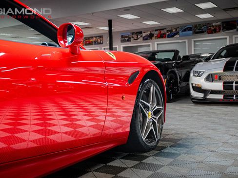Used 2015 Ferrari California T image 55