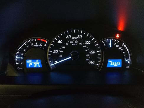 Used 2015 Toyota Camry LE FWD image 23