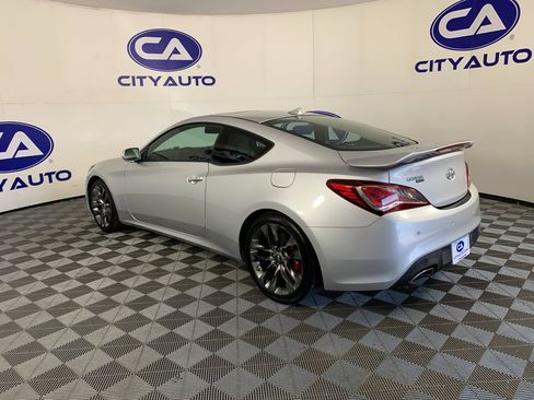 Used 2016 Hyundai Genesis Coupe 3.8 RWD image 5