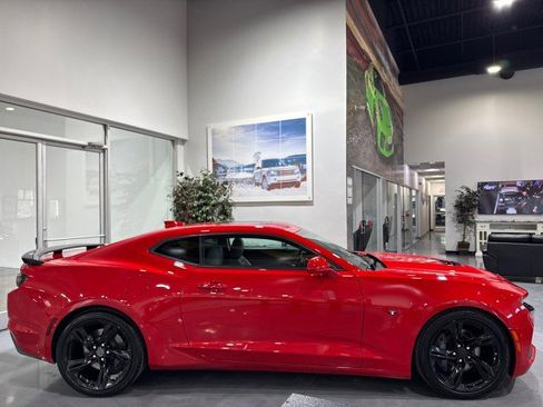 Used 2019 Chevrolet Camaro SS image 5