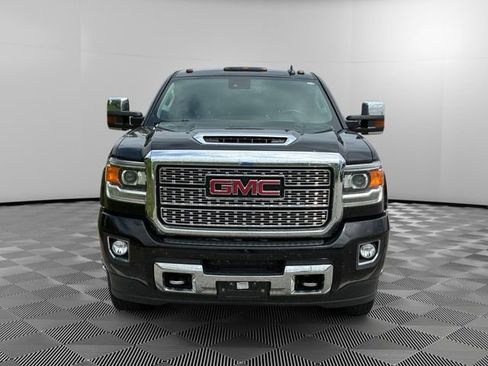 Used 2018 GMC Sierra 3500 Denali w/ Duramax Plus Package AWD/4WD image 8