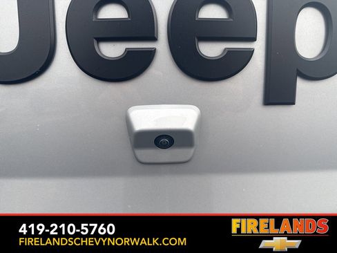 Used 2022 Jeep Gladiator Sport image 21