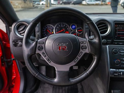 Used 2010 Nissan GT-R Premium image 48