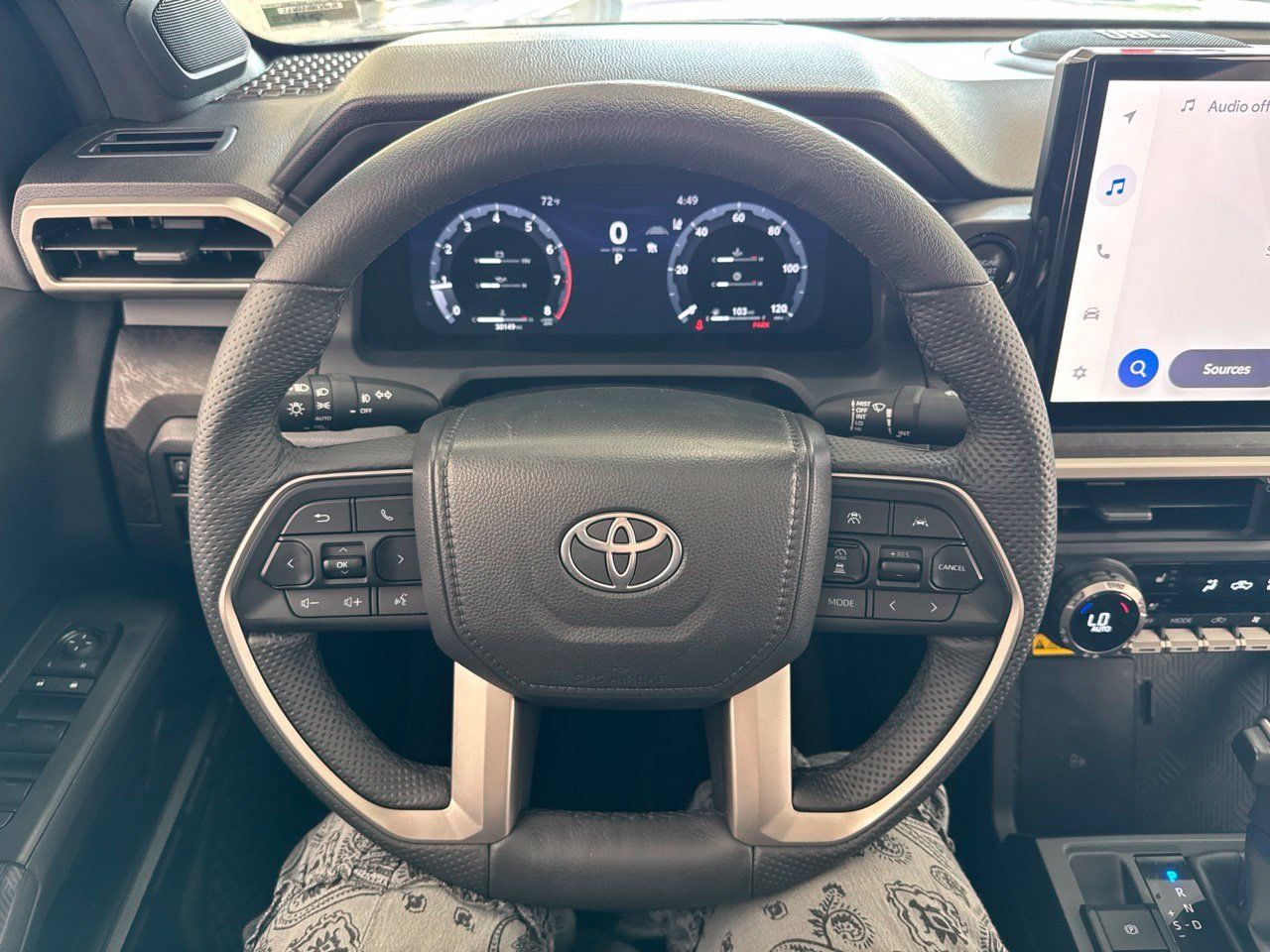 Certified 2025 Toyota Tacoma Limited AWD/4WD image 19