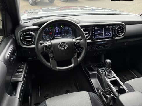 Used 2021 Toyota Tacoma TRD Off-Road AWD/4WD image 13