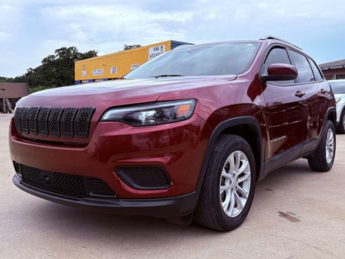 Used 2021 Jeep Cherokee Latitude FWD image 16