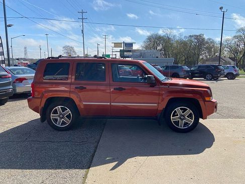 Used 2009 Jeep Patriot Limited w/ Sun/Sound Group image 4