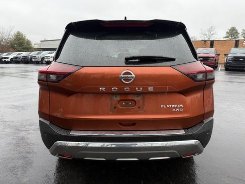 Used 2021 Nissan Rogue Platinum image 4