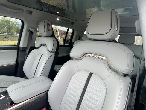 Used 2023 Rivian R1S Launch Edition image 11