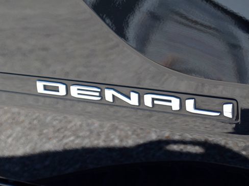 Used 2025 GMC Sierra EV Denali AWD/4WD image 19