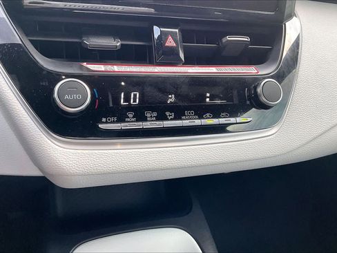 Used 2026 Toyota Corolla SE FWD image 31