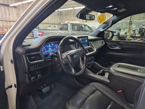 Used 2022 Chevrolet Tahoe RST w/ Sport Performance Package RWD image 13
