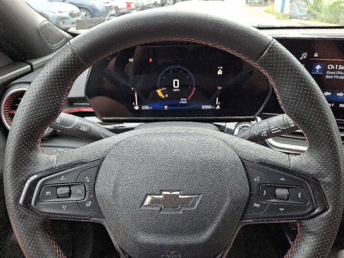 Used 2025 Chevrolet Trax RS w/ Driver Confidence Package image 34