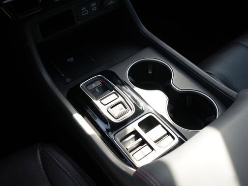 Used 2025 Honda Pilot Black Edition image 29