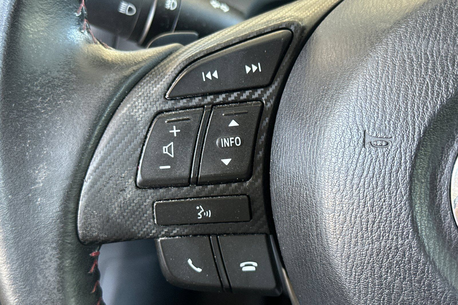 Used 2014 MAZDA MAZDA3 s Grand Touring FWD image 36