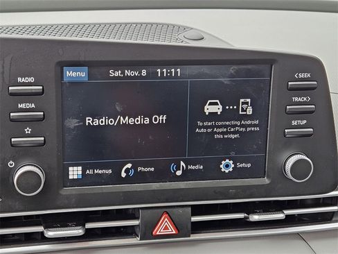 Used 2025 Hyundai Elantra SE image 21