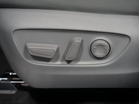 New 2026 Toyota Highlander Limited image 37