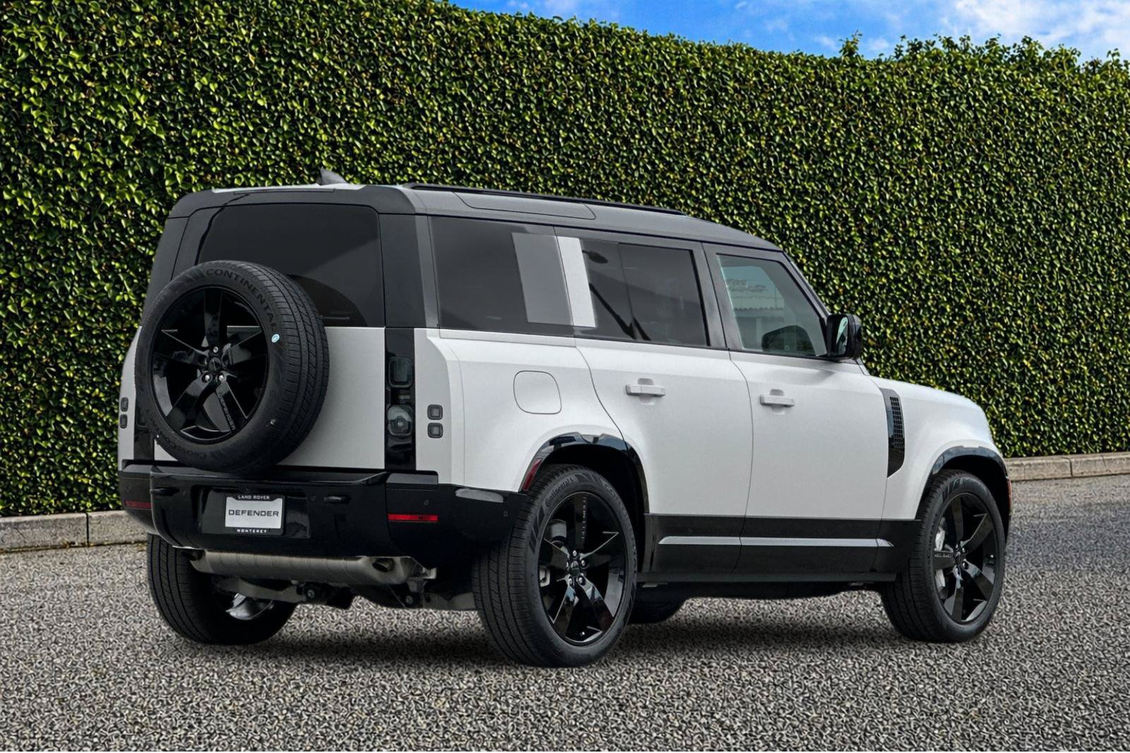 New 2026 Land Rover Defender 110 X-Dynamic SE AWD/4WD image 6