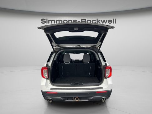 Used 2021 Ford Explorer XLT w/ Equipment Group 202A image 6