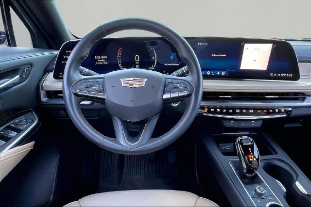 Certified 2024 Cadillac XT4 Premium Luxury FWD image 8