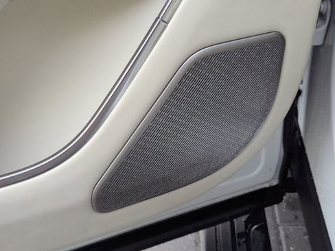 Used 2025 Land Rover Range Rover Long Wheelbase Autobiography image 10