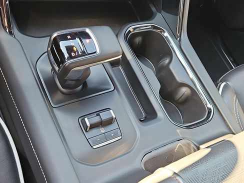 Certified 2024 GMC Sierra 1500 AT4X w/ AT4X AEV Edition AWD/4WD image 22