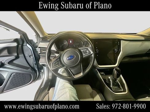 Used 2025 Subaru Outback Premium AWD/4WD image 11