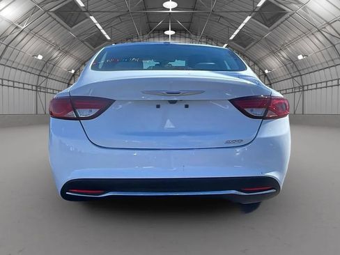 Used 2015 Chrysler 200 Limited w/ Convenience Group FWD image 4
