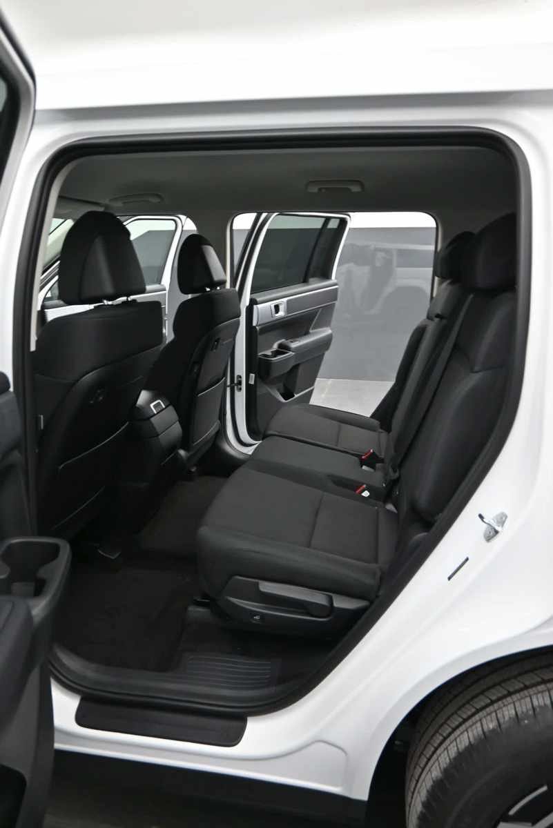 New 2027 Hyundai Santa Fe SE AWD/4WD image 15