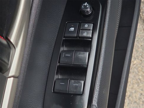 Used 2025 Toyota Camry LE image 18