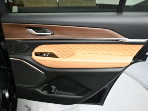 Used 2022 Jeep Grand Cherokee L Summit w/ Advanced Protech Group IV image 38