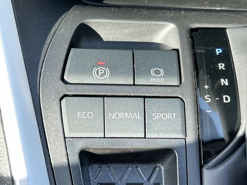 Used 2023 Toyota RAV4 LE FWD image 32