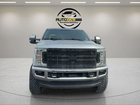 Used 2019 Ford F250 XLT w/ XLT Premium Package AWD/4WD image 2