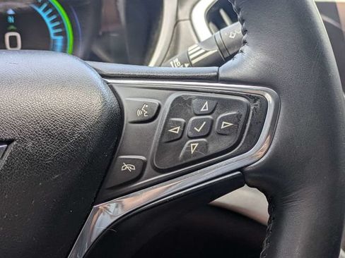 Used 2017 Chevrolet Volt LT FWD image 23