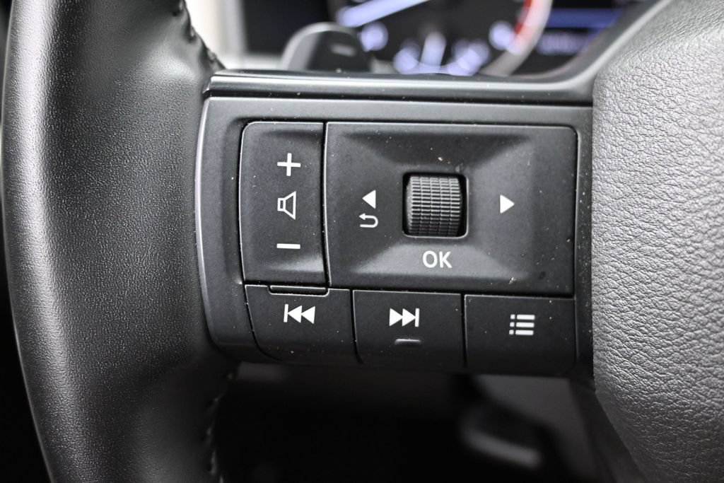 Used 2025 Nissan Rogue SV AWD/4WD image 30