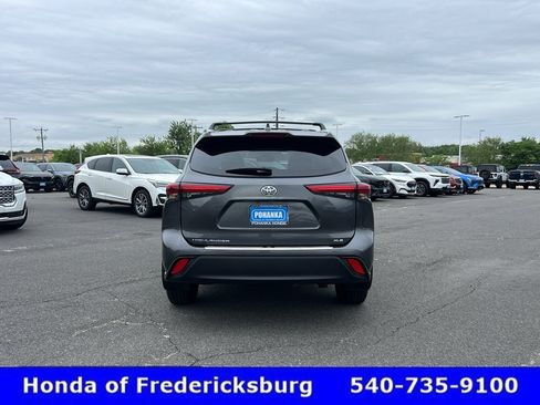 Used 2023 Toyota Highlander XLE FWD image 7