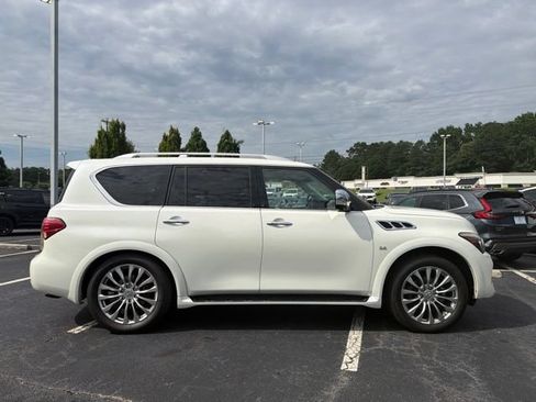Used 2015 INFINITI QX80 4WD w/ Deluxe Technology Package image 4