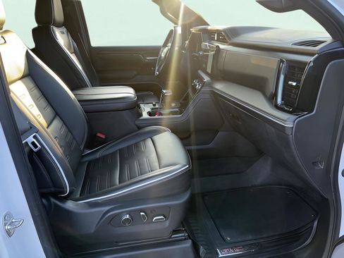 Certified 2024 GMC Sierra 1500 AT4X image 3