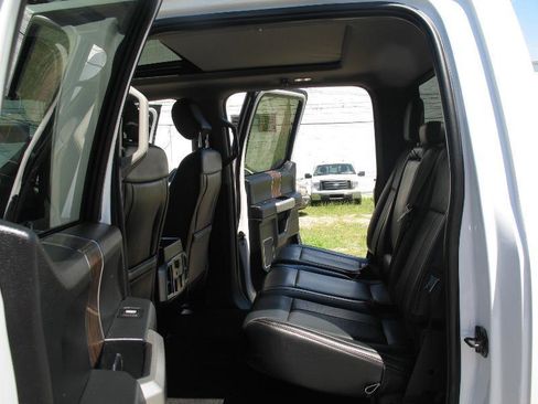 Used 2019 Ford F150 Lariat w/ Equipment Group 502A Luxury AWD/4WD image 26