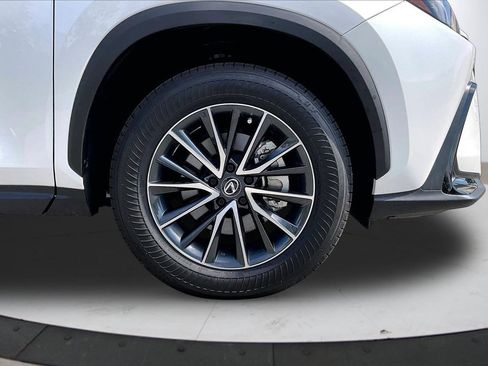 Used 2025 Lexus NX 250 FWD w/ Towing Package (2000 Lbs) image 35