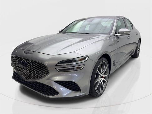 Used 2025 Genesis G70 2.5T image 2