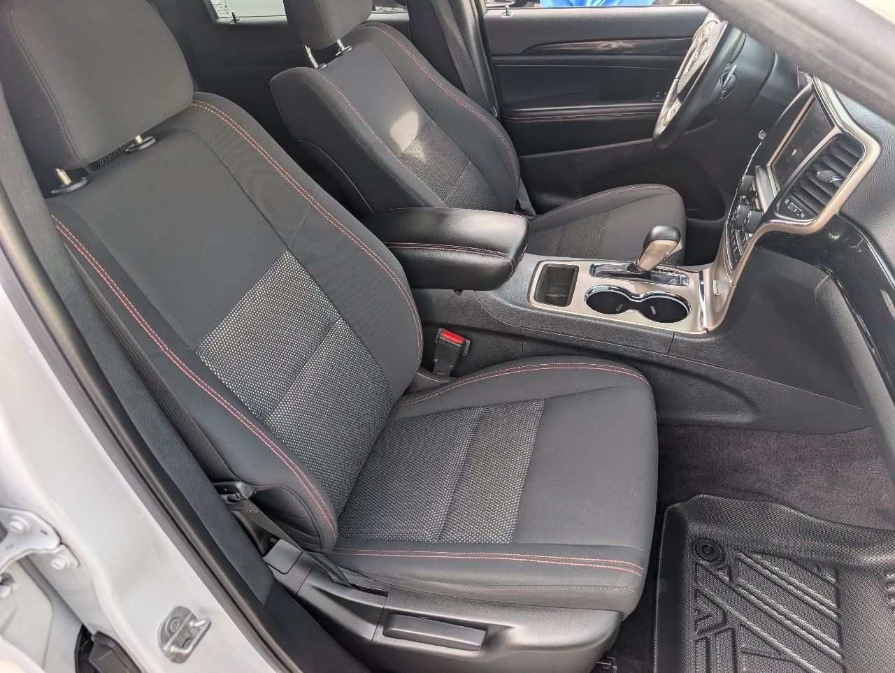Used 2016 Jeep Grand Cherokee Laredo 75th Anniversary AWD/4WD image 8