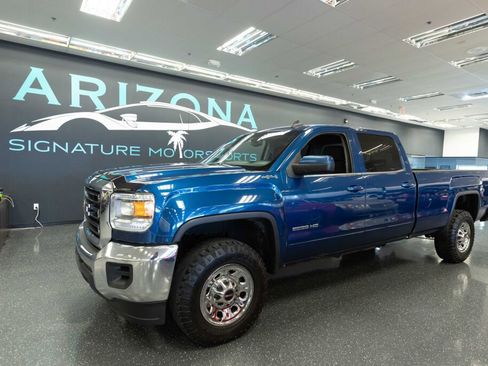 Used 2019 GMC Sierra 2500 SLE image 2