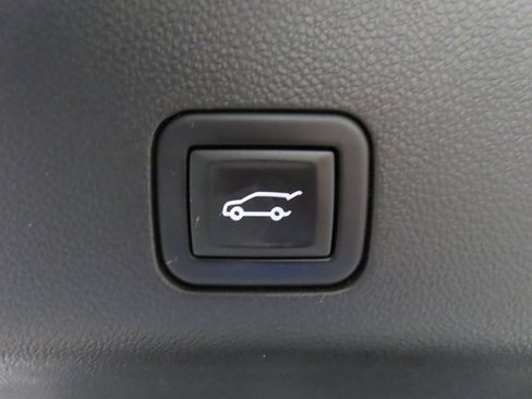 Used 2024 GMC Yukon XL Denali w/ Advanced Technology Package image 46